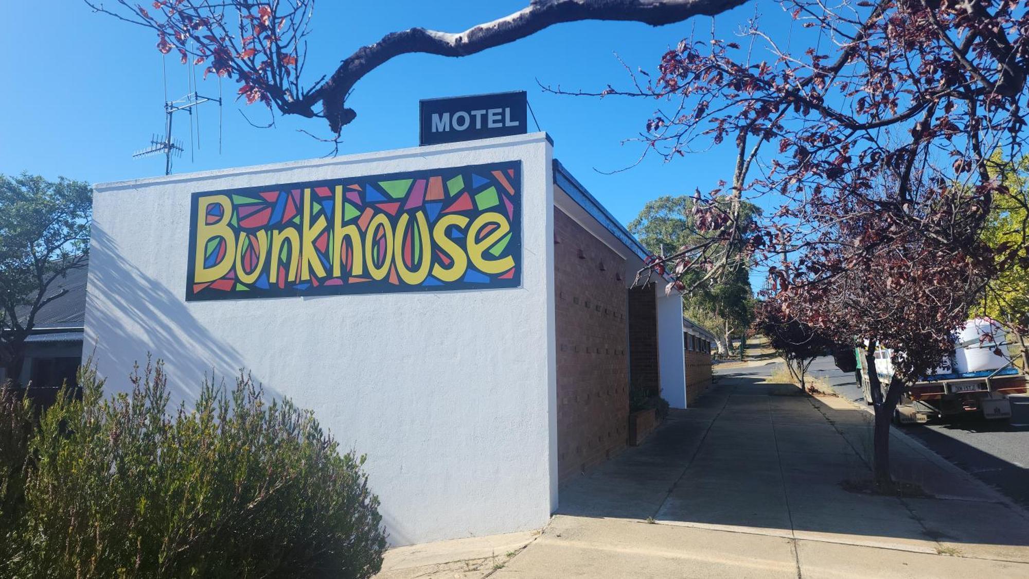 Bunkhouse Motel Cooma Exterior photo