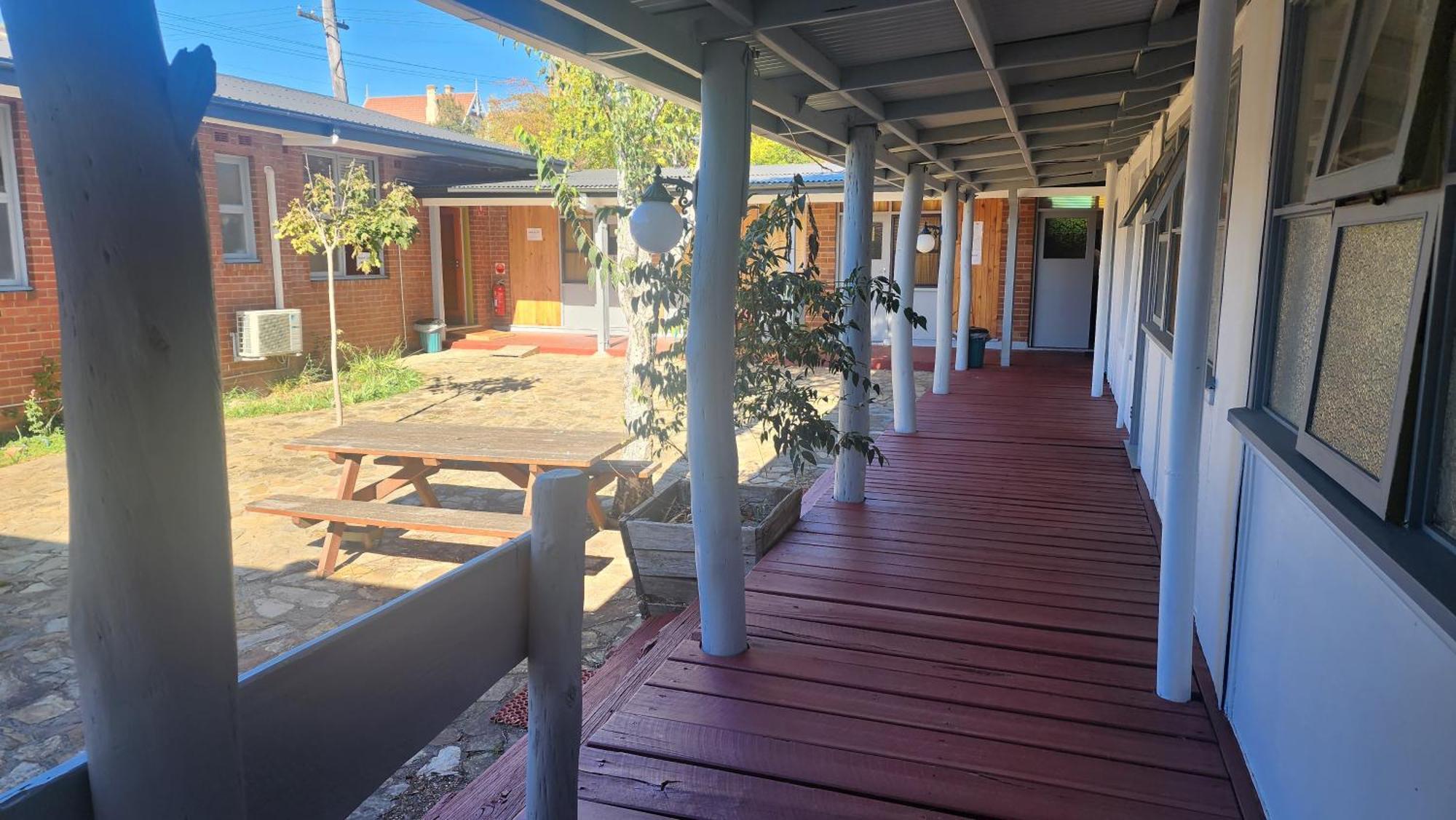 Bunkhouse Motel Cooma Exterior photo