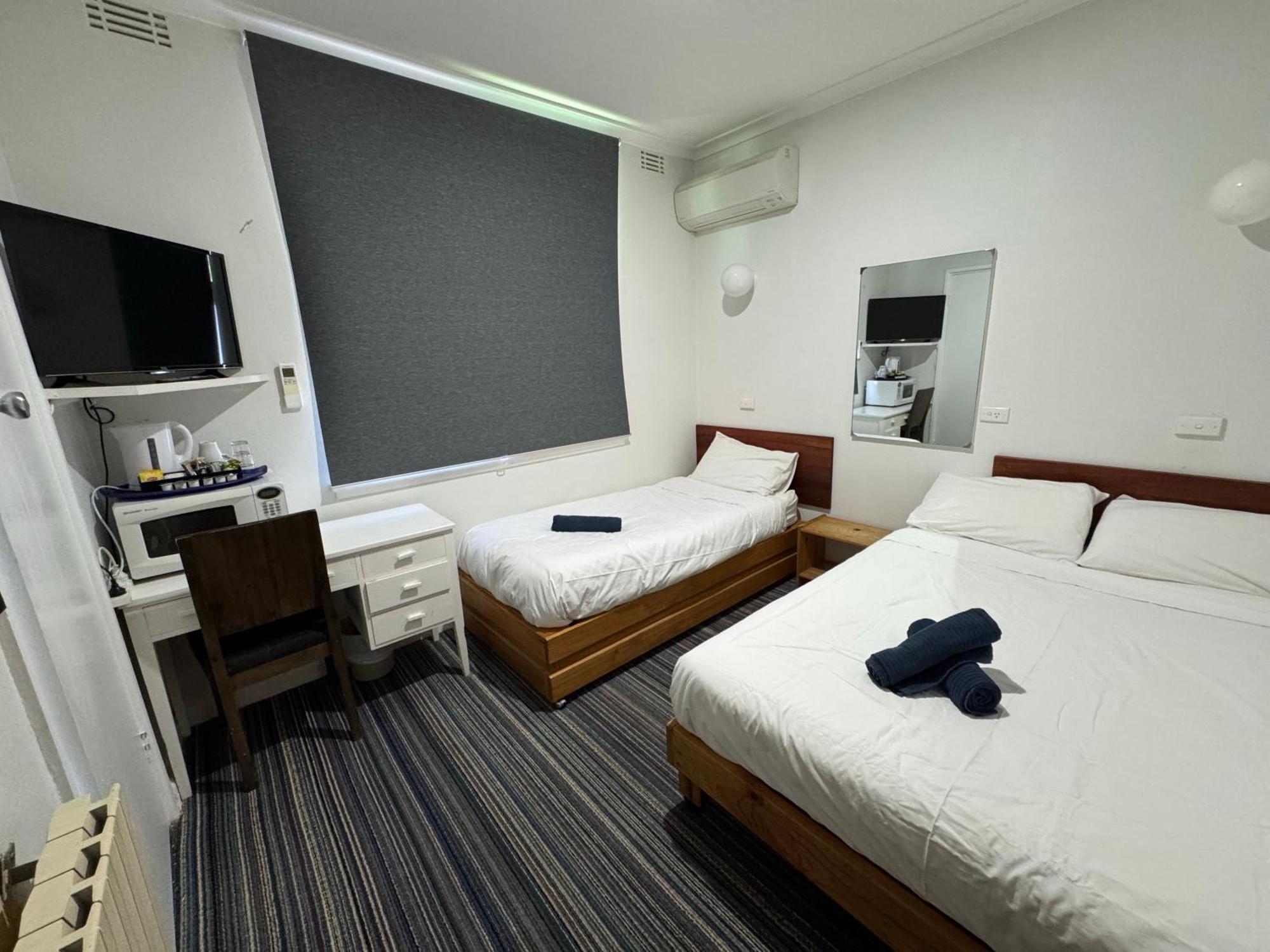 Bunkhouse Motel Cooma Exterior photo